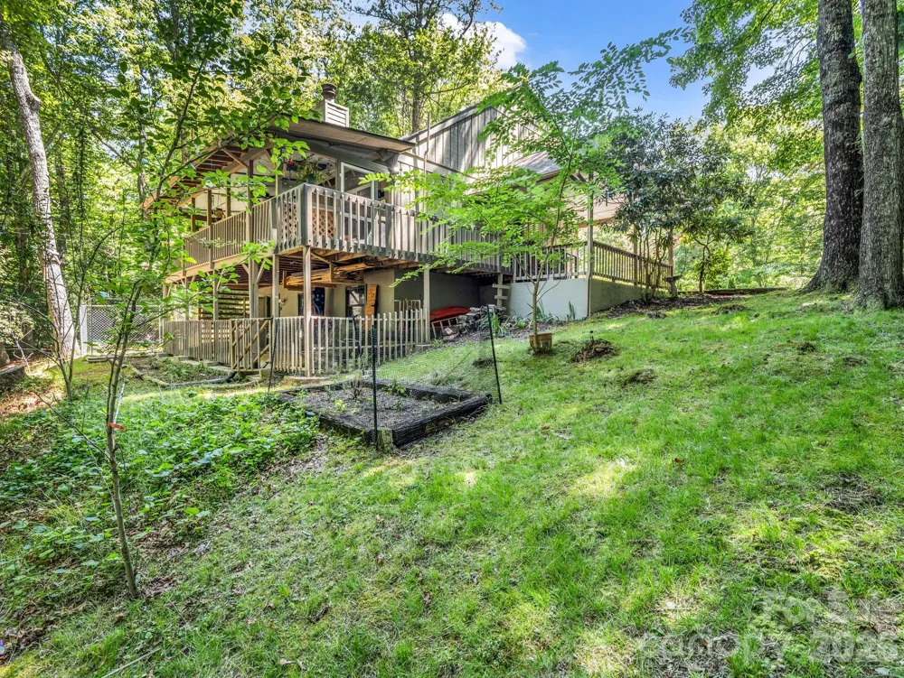 2760 Ugugu Drive Brevard, NC 28712