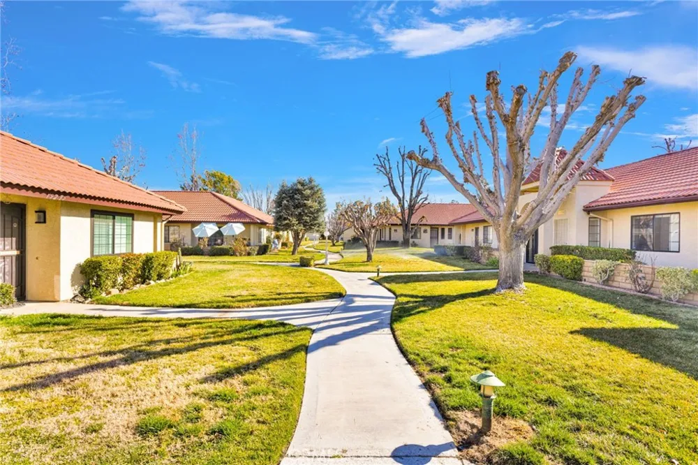 19228 Cottonwood Drive Apple Valley, CA 92308