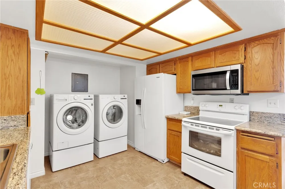19228 Cottonwood Drive Apple Valley, CA 92308