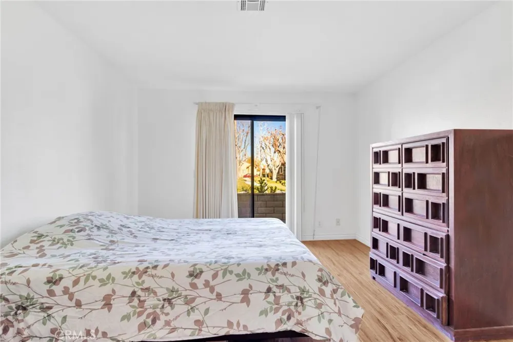 19228 Cottonwood Drive Apple Valley, CA 92308