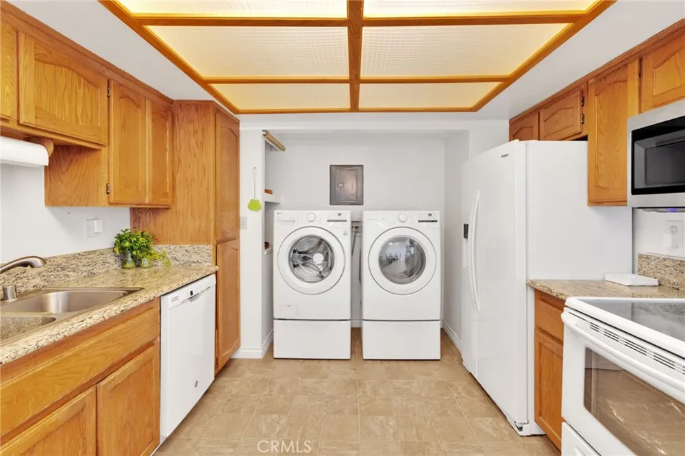 19228 Cottonwood Drive Apple Valley, CA 92308