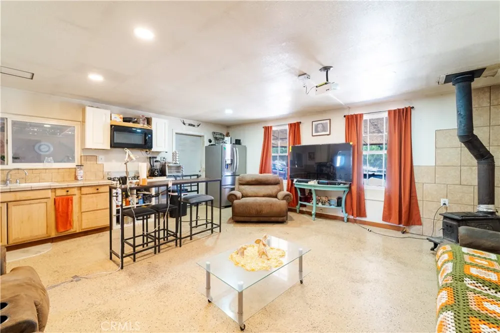 3576 Whispering Pines Phelan, CA 92371