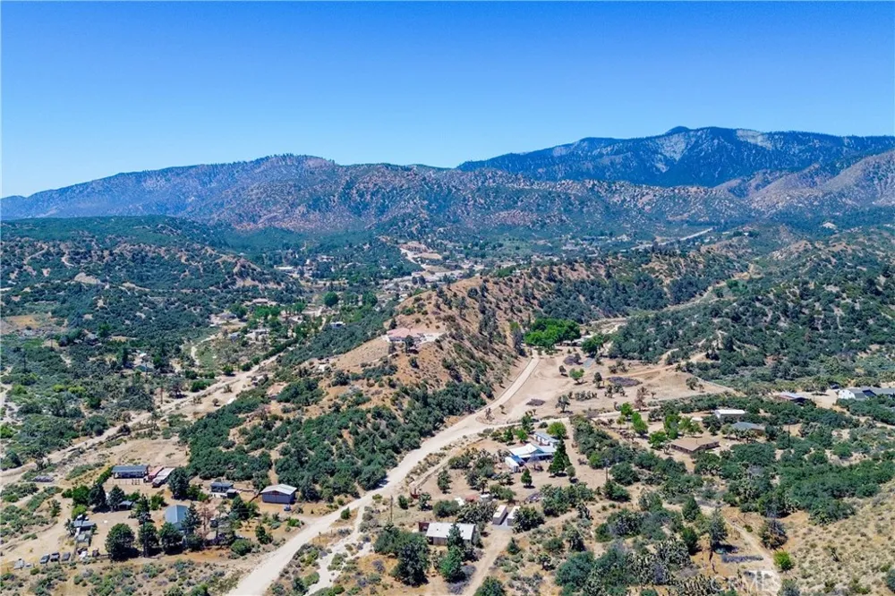 3576 Whispering Pines Phelan, CA 92371