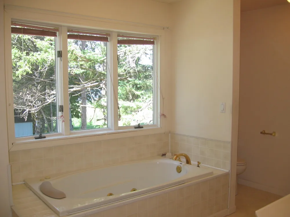 1529 Betty Avenue Ludington, MI 49431