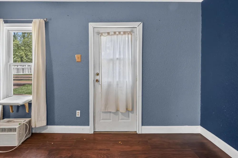 1035 Fairview Avenue Alma City, MI 48801