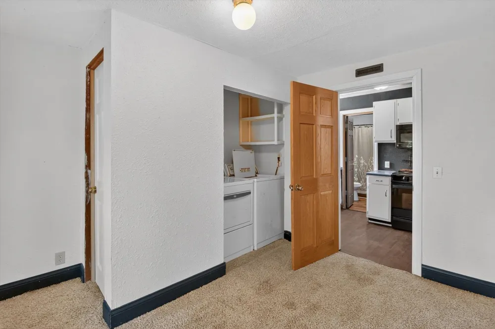 1035 Fairview Avenue Alma City, MI 48801