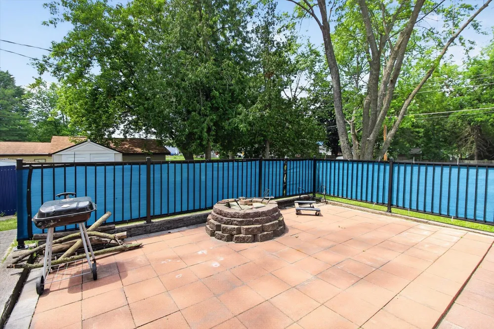 1035 Fairview Avenue Alma City, MI 48801