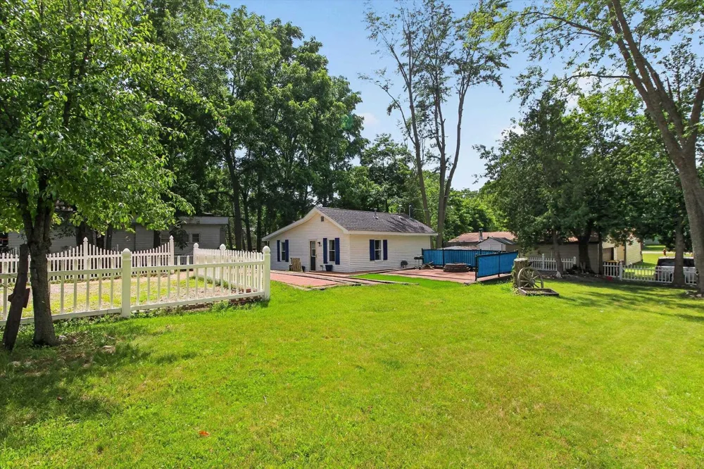 1035 Fairview Avenue Alma City, MI 48801