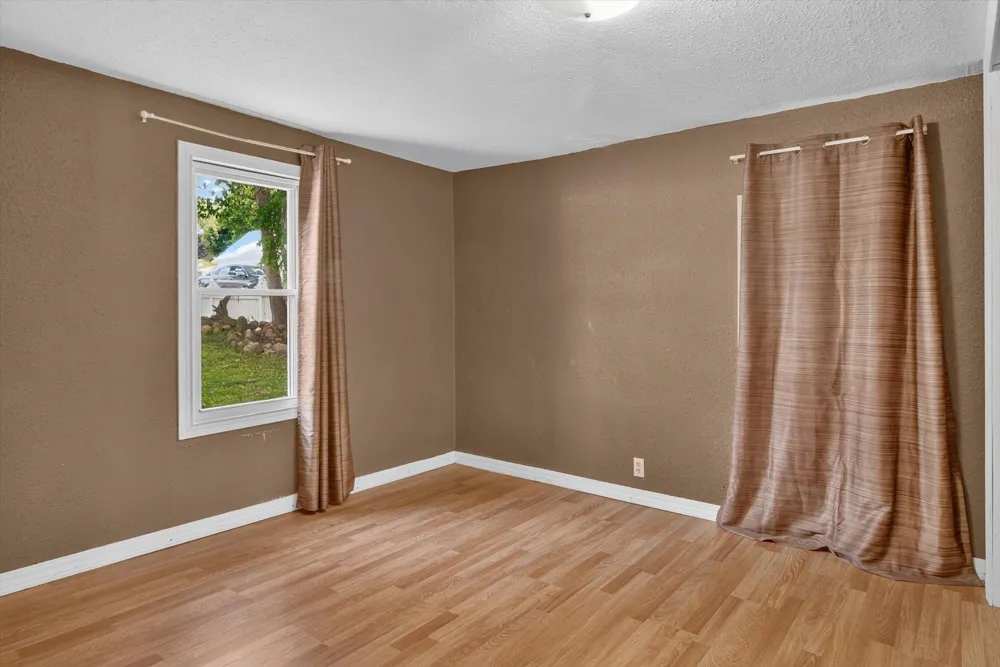 1035 Fairview Avenue Alma City, MI 48801