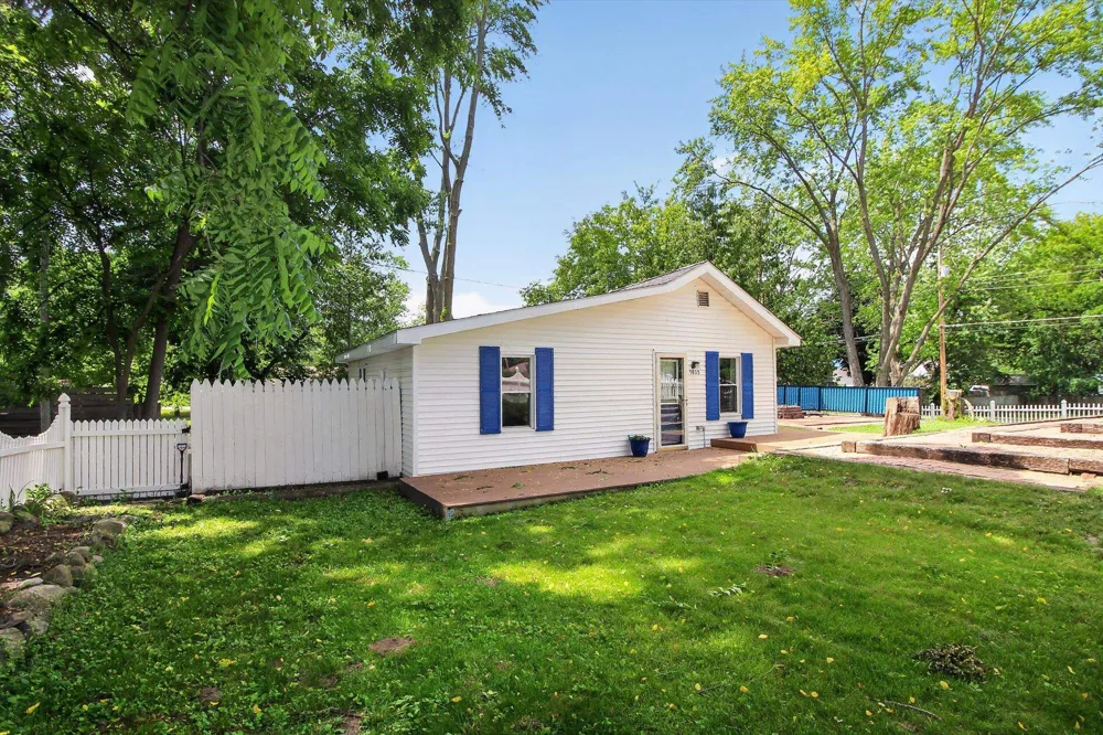 1035 Fairview Avenue Alma City, MI 48801