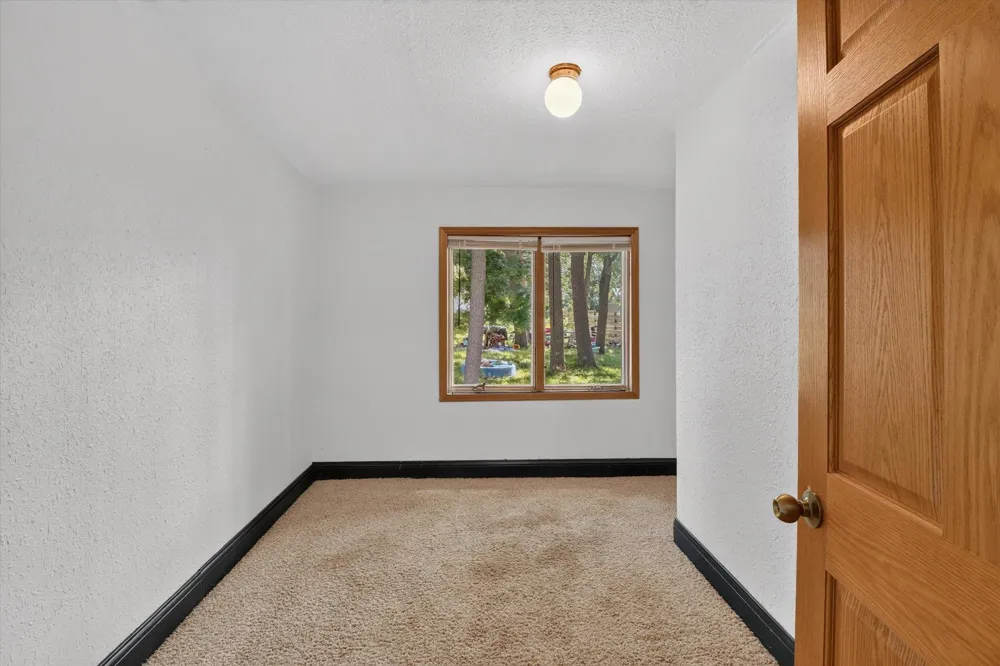 1035 Fairview Avenue Alma City, MI 48801