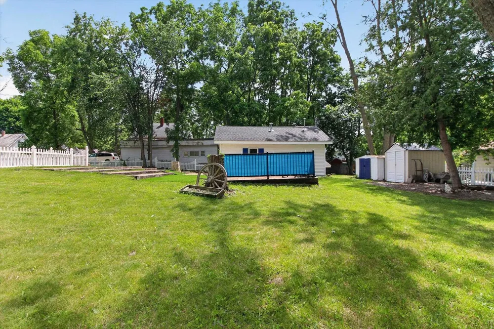 1035 Fairview Avenue Alma City, MI 48801