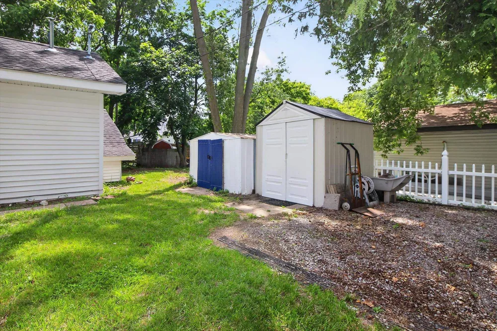 1035 Fairview Avenue Alma City, MI 48801