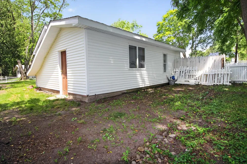 1035 Fairview Avenue Alma City, MI 48801