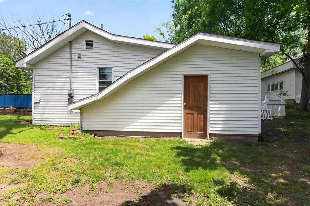 1035 Fairview Avenue Alma City, MI 48801