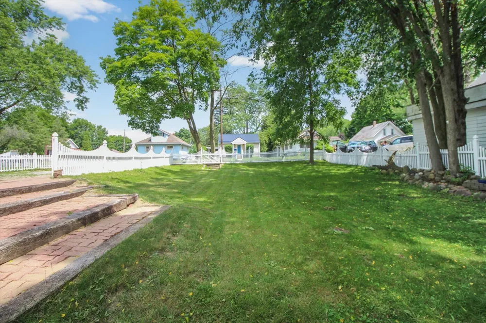1035 Fairview Avenue Alma City, MI 48801