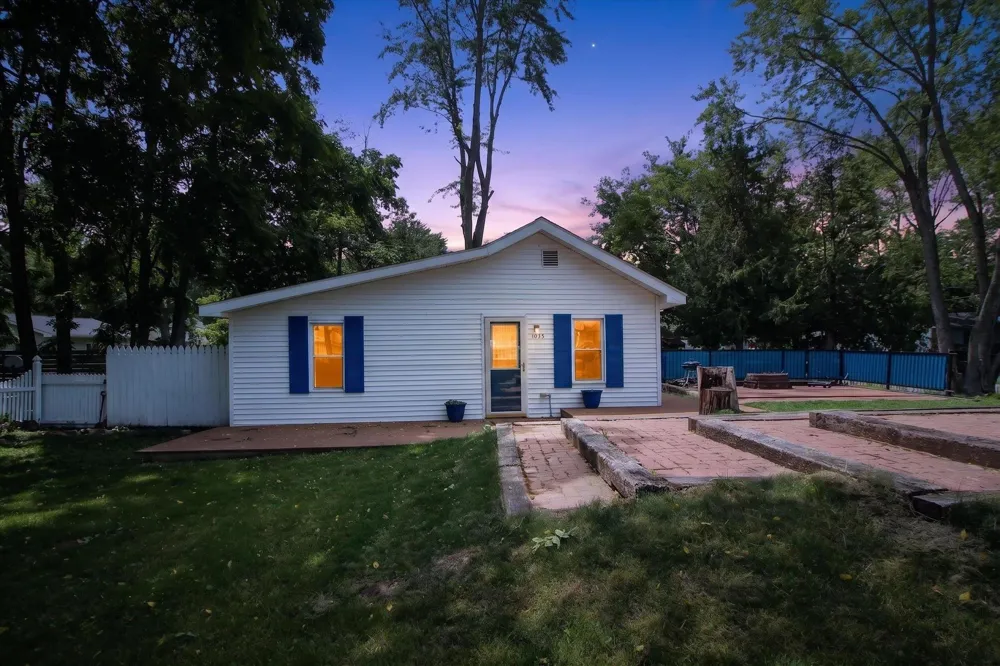 1035 Fairview Avenue Alma City, MI 48801