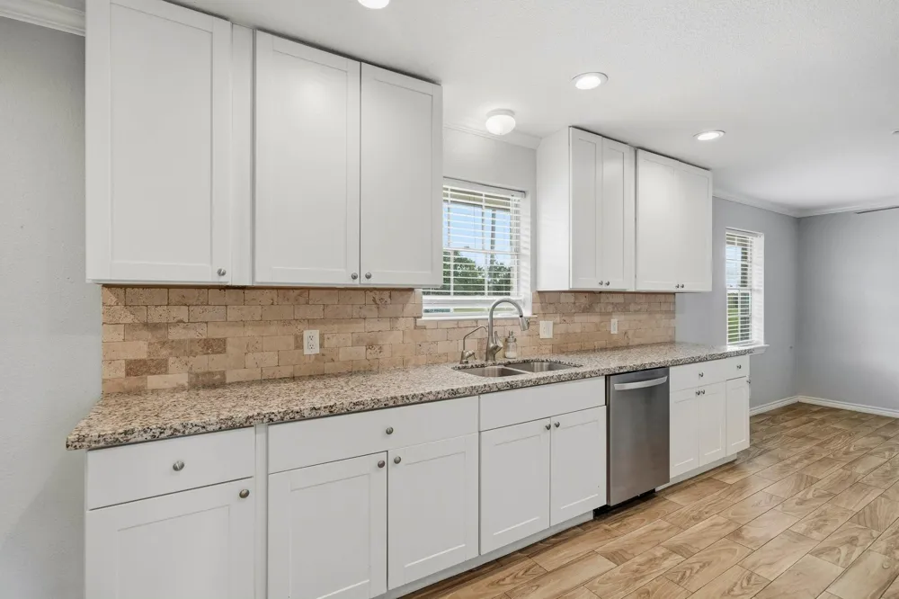 302 Country Road 893 Angleton, TX 77515