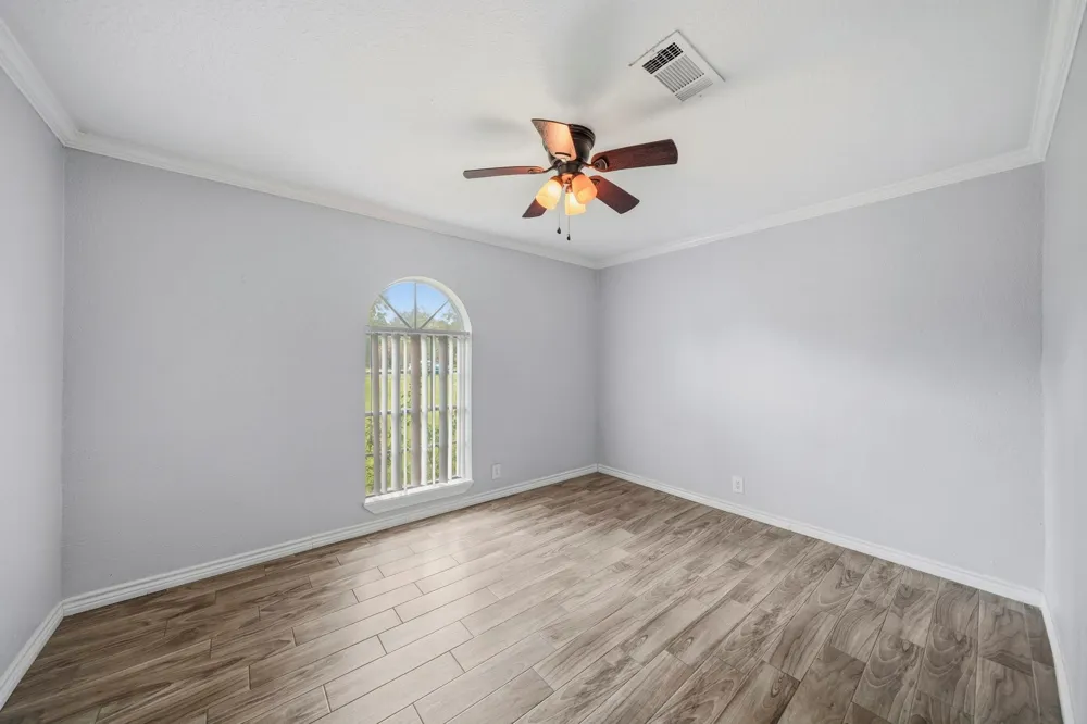 302 Country Road 893 Angleton, TX 77515
