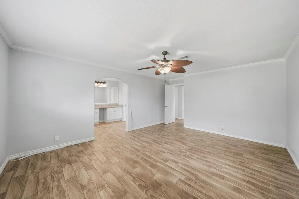 302 Country Road 893 Angleton, TX 77515