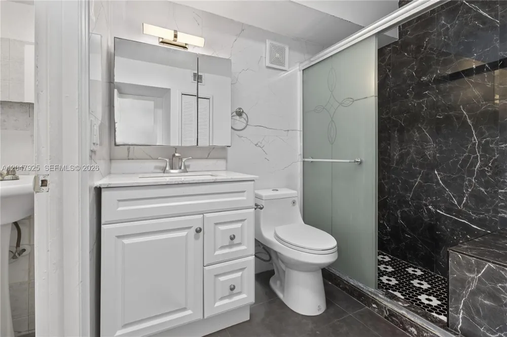 6070 W 18th Ave #209 Hialeah, FL 33012