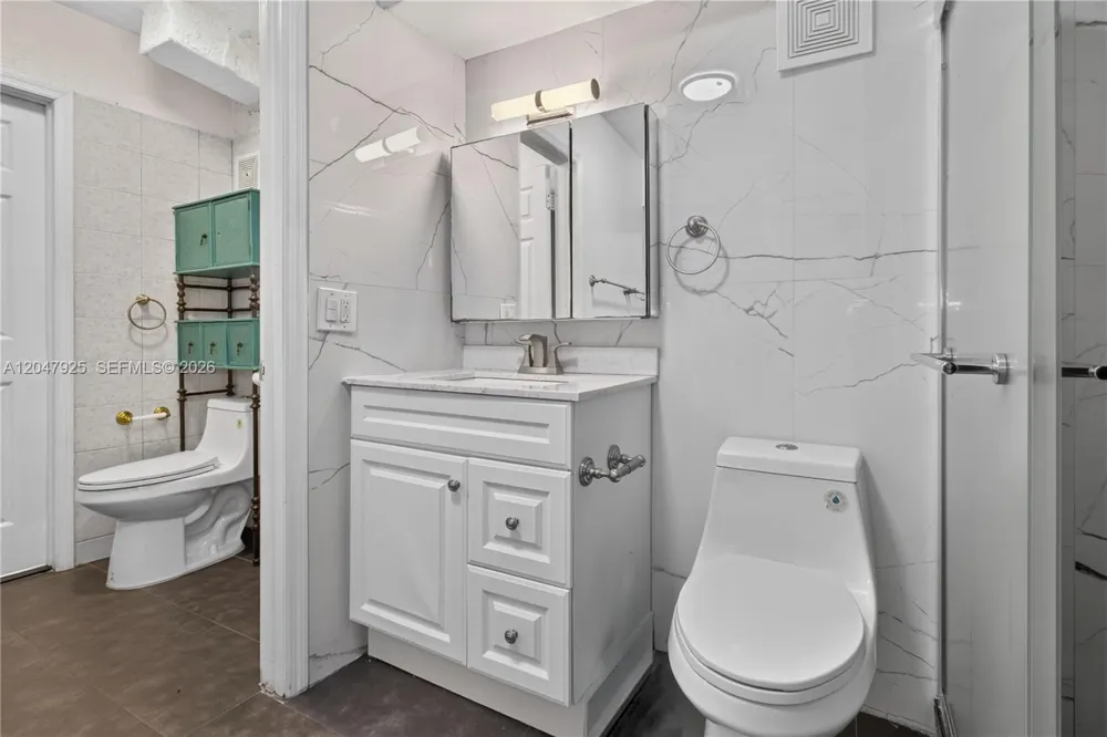 6070 W 18th Ave #209 Hialeah, FL 33012