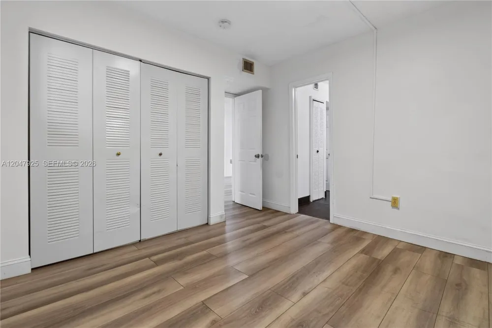 6070 W 18th Ave #209 Hialeah, FL 33012