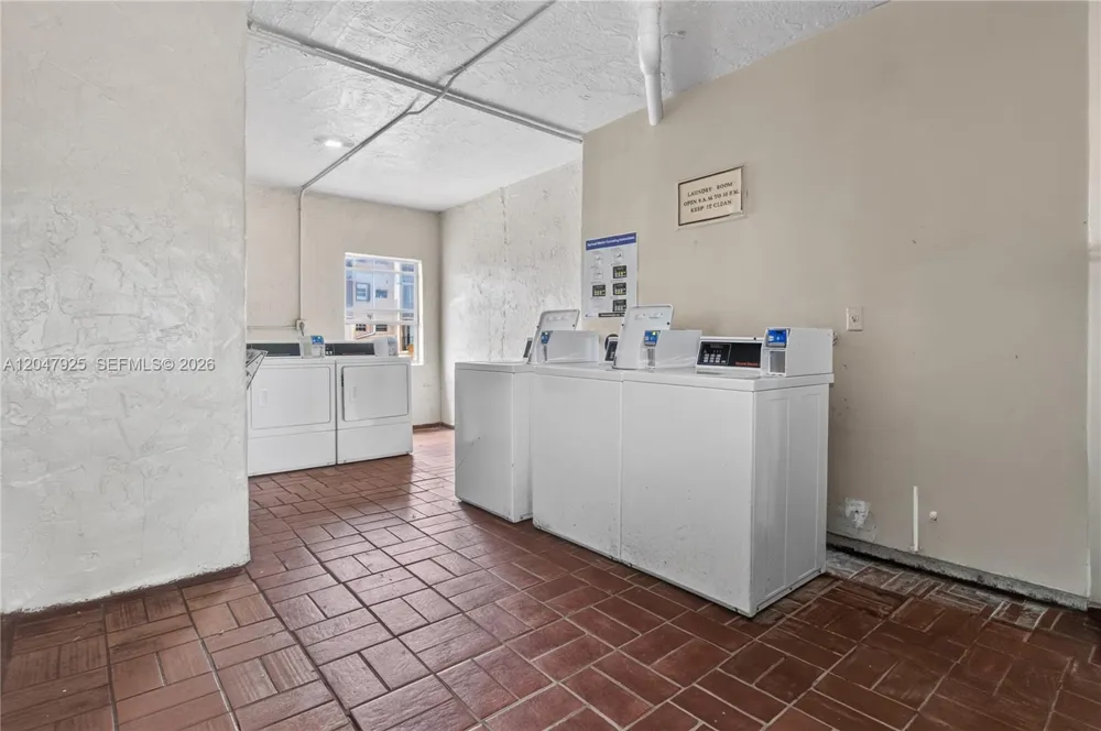 6070 W 18th Ave #209 Hialeah, FL 33012