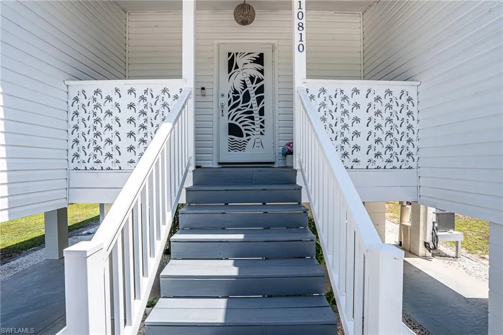 10810 Habitat Circle Bokeelia, FL 33922