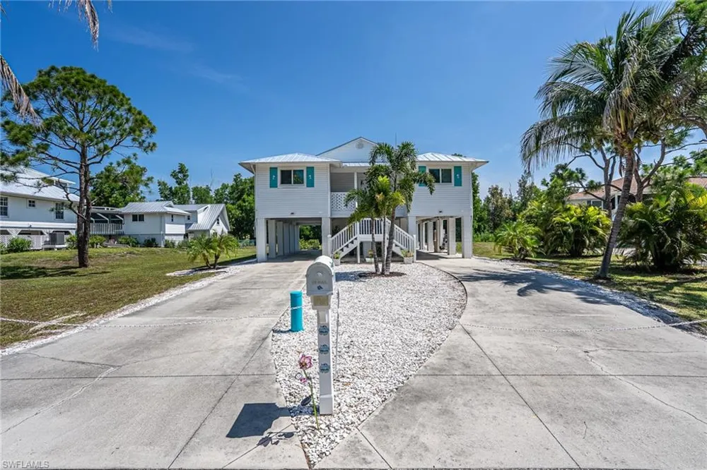 10810 Habitat Circle Bokeelia, FL 33922