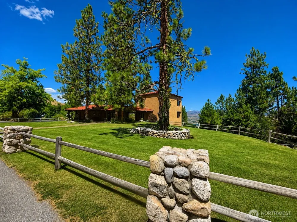 202 Bandera Way Chelan, WA 98816