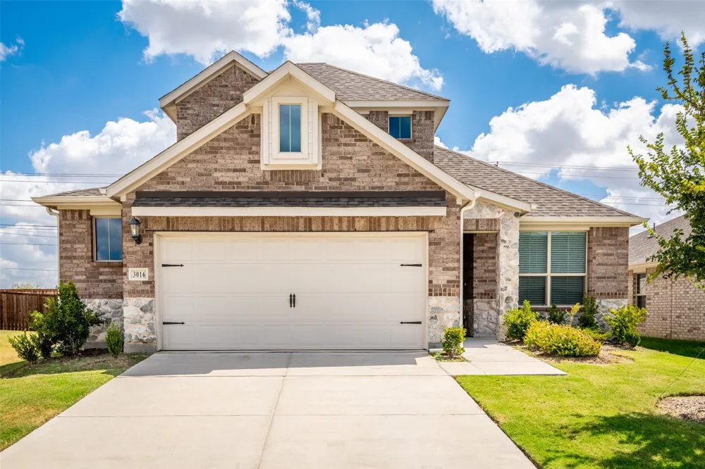 3016 Prairie Trail Avenue Aubrey, TX 76227