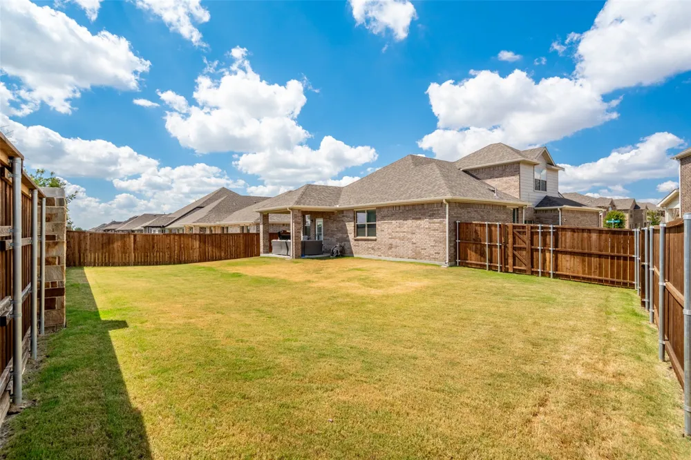 3016 Prairie Trail Avenue Aubrey, TX 76227