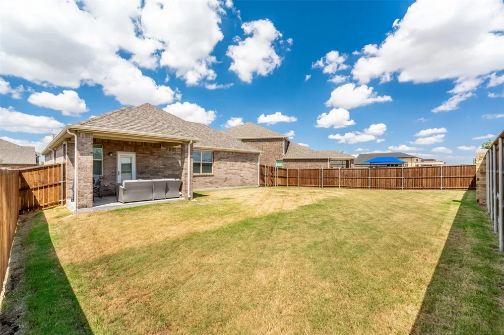 3016 Prairie Trail Avenue Aubrey, TX 76227