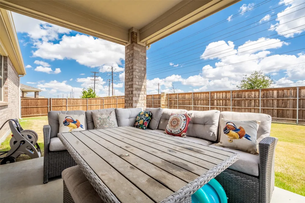 3016 Prairie Trail Avenue Aubrey, TX 76227