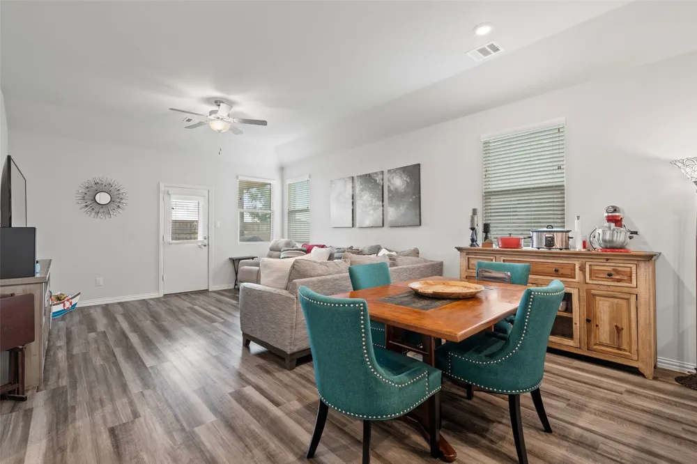 3016 Prairie Trail Avenue Aubrey, TX 76227