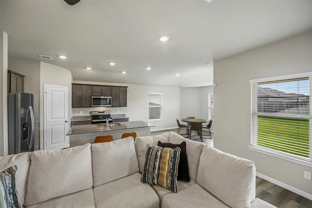 5333 Samuel Run Bryan, TX 77807