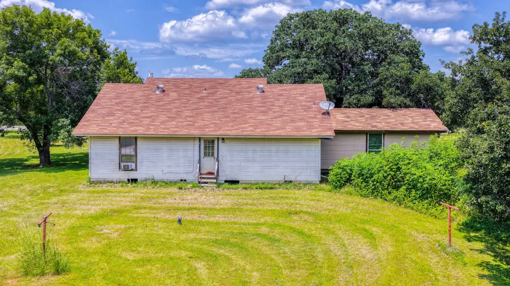 2334 Bosley Road Santo, TX 76472