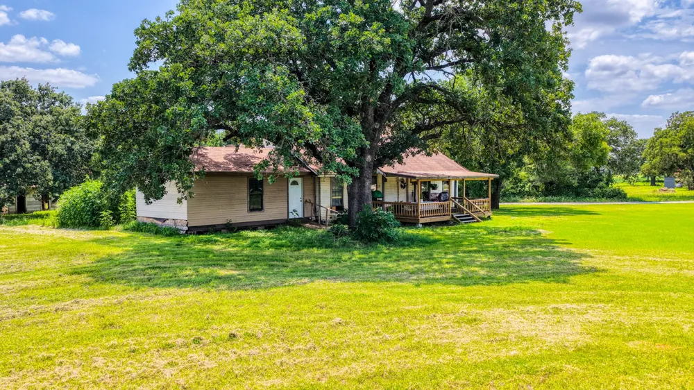2334 Bosley Road Santo, TX 76472