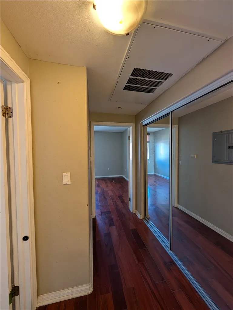 3740 Santa Rosalia #402 Los Angeles, CA 90008