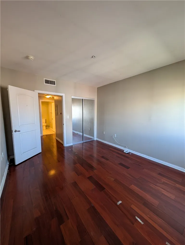 3740 Santa Rosalia #402 Los Angeles, CA 90008