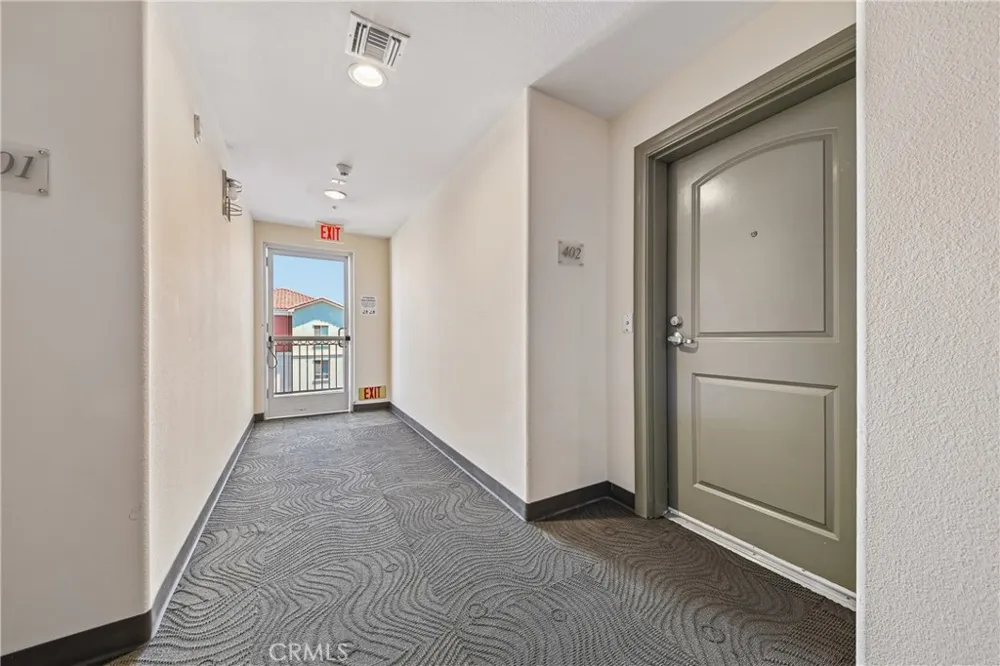 3740 Santa Rosalia #402 Los Angeles, CA 90008