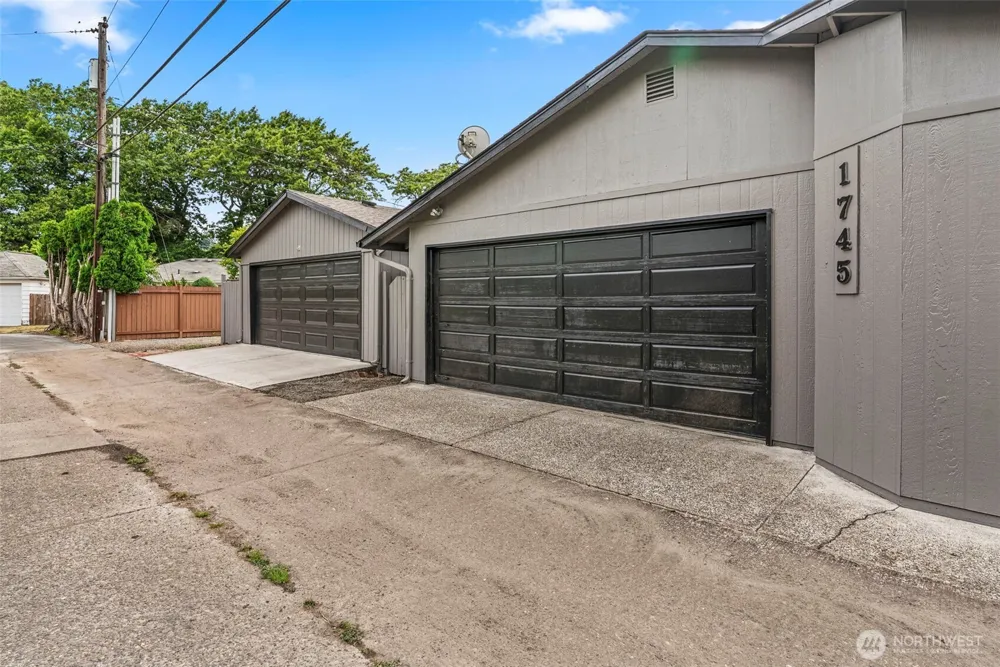 1745 23rd Avenue Longview, WA 98632