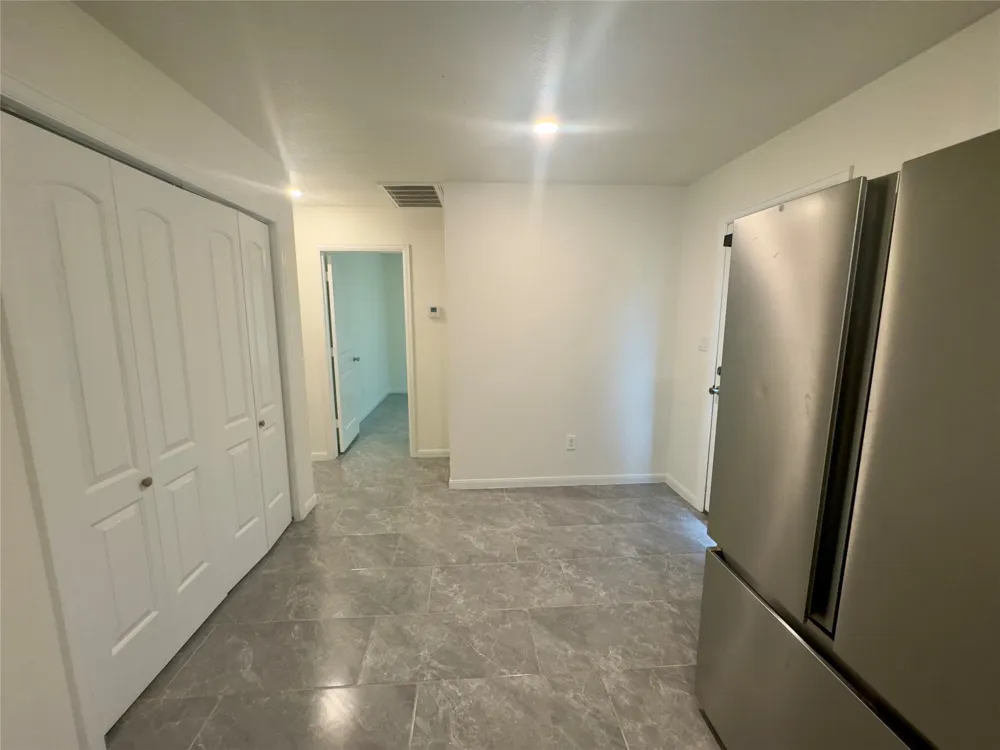 513 W China Street #B Lockhart, TX 78644
