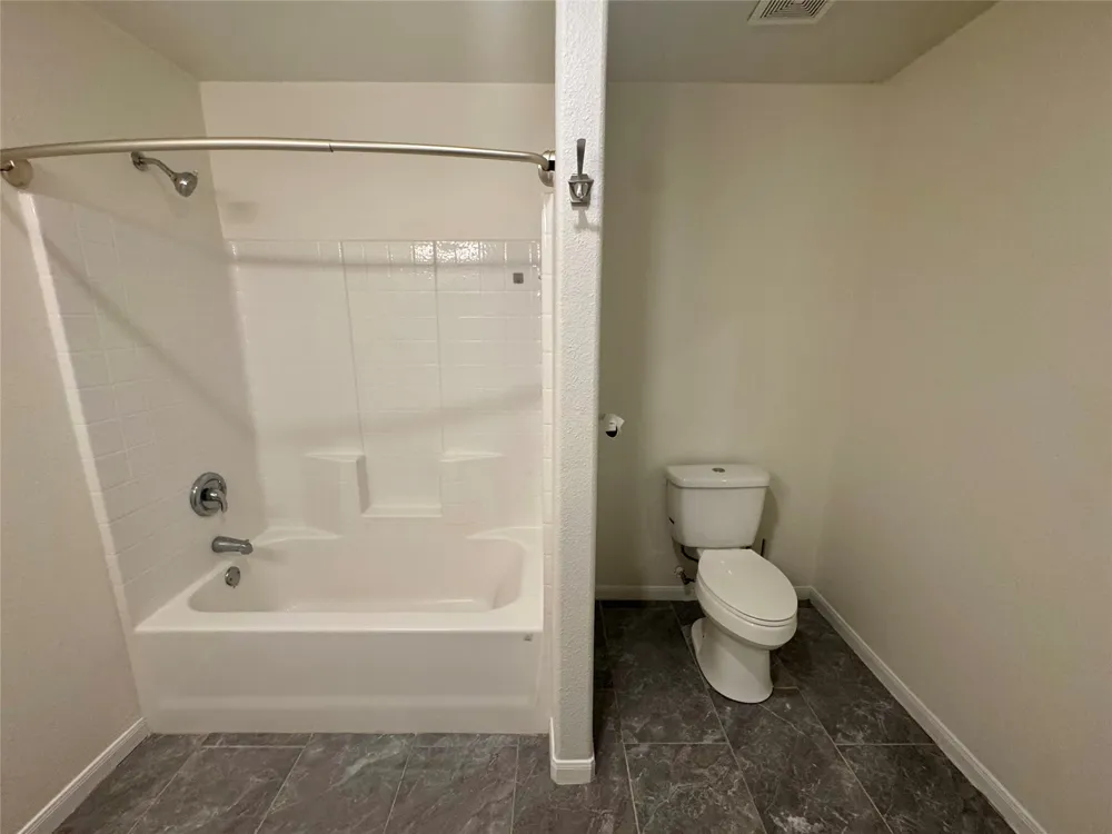 513 W China Street #B Lockhart, TX 78644