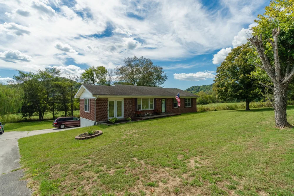 455 Jennings Creek Hwy Gainesboro, TN 38562