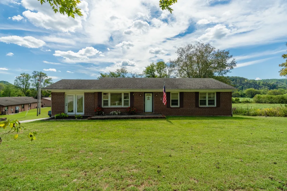 455 Jennings Creek Hwy Gainesboro, TN 38562