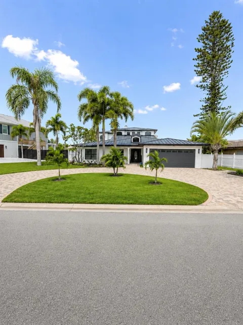 452 BATH CLUB BOULEVARD