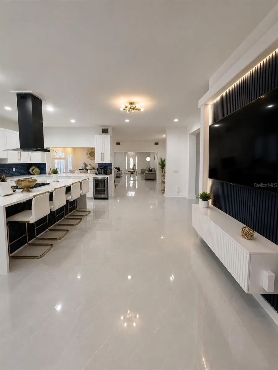 452 BATH CLUB BOULEVARD North Redington Beach, FL 33708