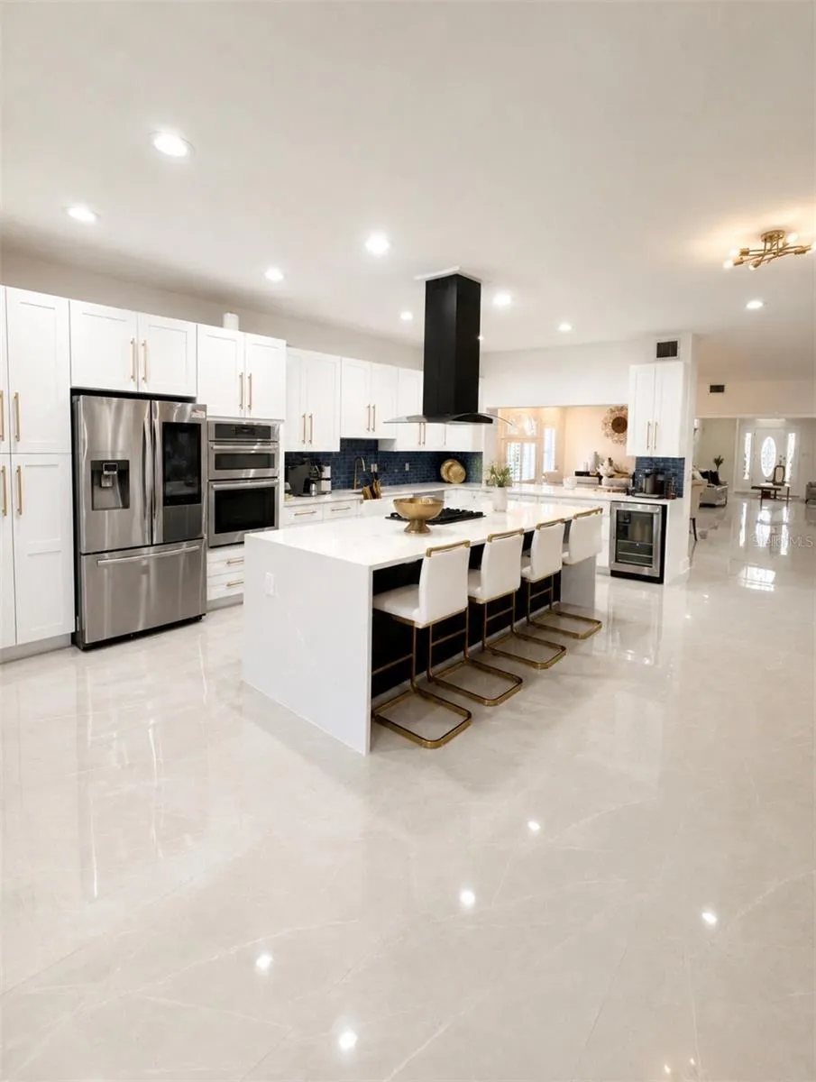 452 BATH CLUB BOULEVARD North Redington Beach, FL 33708